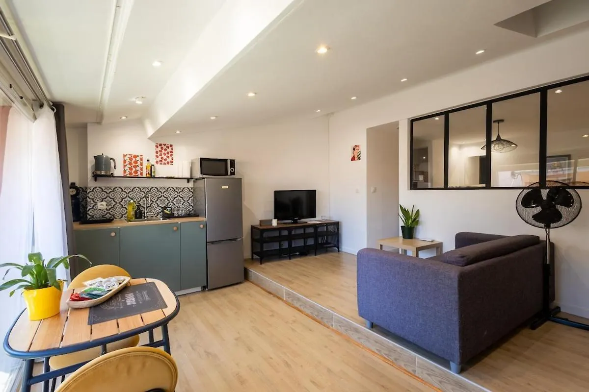 アパート Farigoule Appartement Renove Avec Balcon マルティーグ